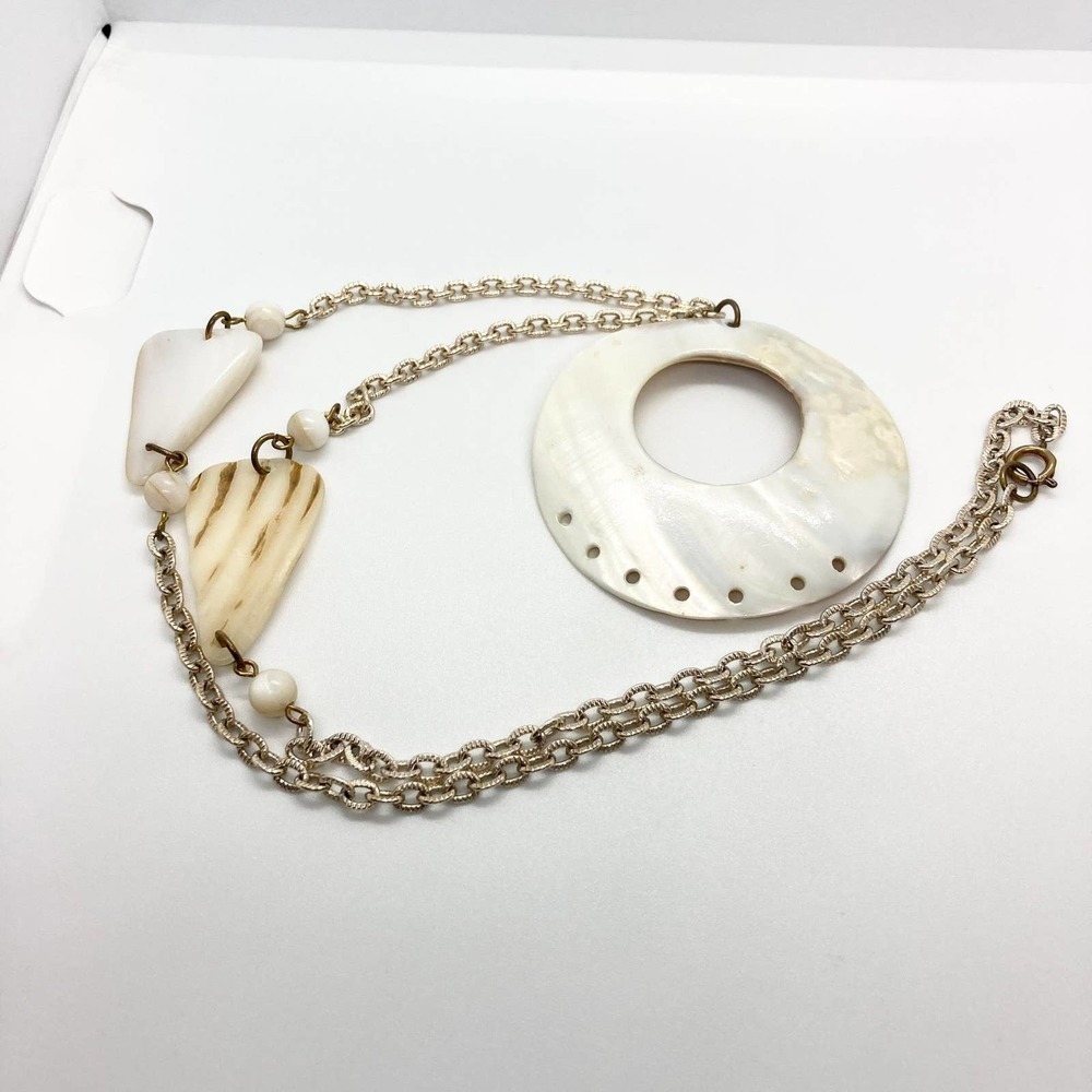 Mother of Pearl Seashell Necklace Round Cutout - Picture 5 of 9